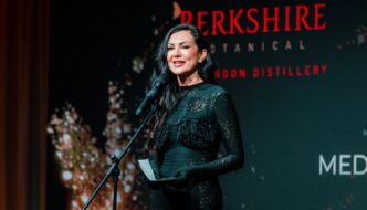 Sofya’da düzenlenen 18. Smile of the Year diş hekimliği ödül töreninde, 14 ülkeden 77 klinik vaka yarıştı. Dijital protokol, aligner ortodontisi ve seramik gülüş tasarımı gibi kategorilerde uluslararası başarılar ödüllendirildi. Ayrıntılar DentissCom’da.