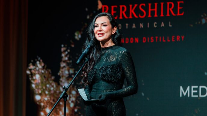 Sofya’da düzenlenen 18. Smile of the Year diş hekimliği ödül töreninde, 14 ülkeden 77 klinik vaka yarıştı. Dijital protokol, aligner ortodontisi ve seramik gülüş tasarımı gibi kategorilerde uluslararası başarılar ödüllendirildi. Ayrıntılar DentissCom’da.