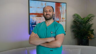 Dentis Akademi, mezuniyet sonrası diş hekimliği eğitimlerinde yılların tecrübesine sahip en genç akademi. Akademi’nin kadavra uygulamalı implantoloji eğitimleri Aralık ayında düzenlenecek.