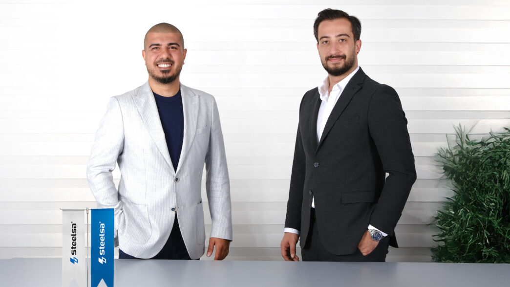 Steelsa Dental, dental sektörde 20 yıla yakın tecrübeye sahip bir ekip tarafından 2025 yılında kuruldu. El aletlerinde geniş bir ürün yelpazesi sunan şirket, diş hekimlerinin ihtiyaçlarına uygun özel üretim de yapıyor. Şirketin Kurucu Ortaklarından Çağrı Yılmaz ve Pazarlama Direktörü Emre Gül’e çalışmalarını, hedeflerini sorduk.