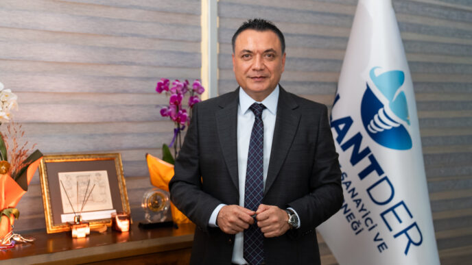 İMPLANTDER Başkanı Oğuz Akyüz