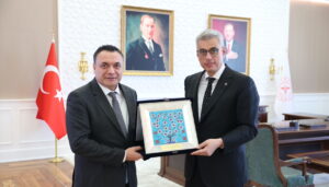 İMPLANTDER Başkanı Oğuz Akyüz ve Sağlık Bakanı Prof. Dr. Kemal Memişoğlu