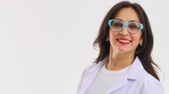 Diş Hekimi Sakine Çıkmaz