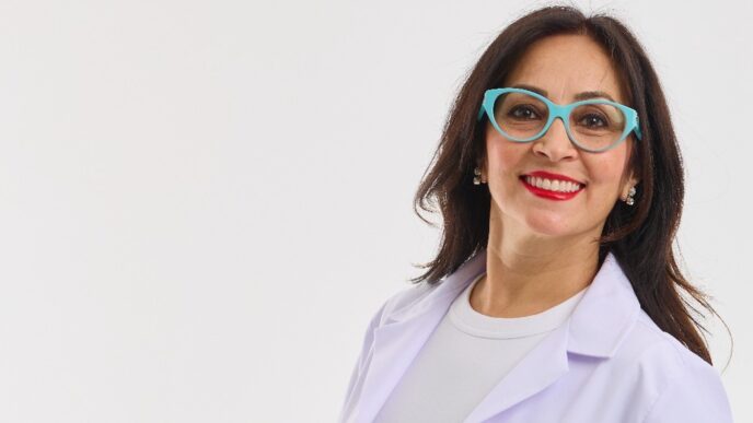 Diş Hekimi Sakine Çıkmaz